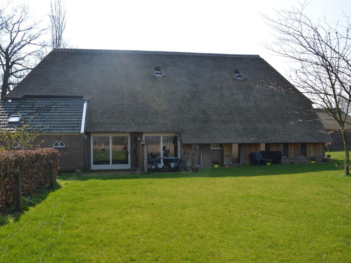 Staying In A Thatched Barn With Box Bed Beautiful View Region Achterhoek Geesteren  Exterior photo