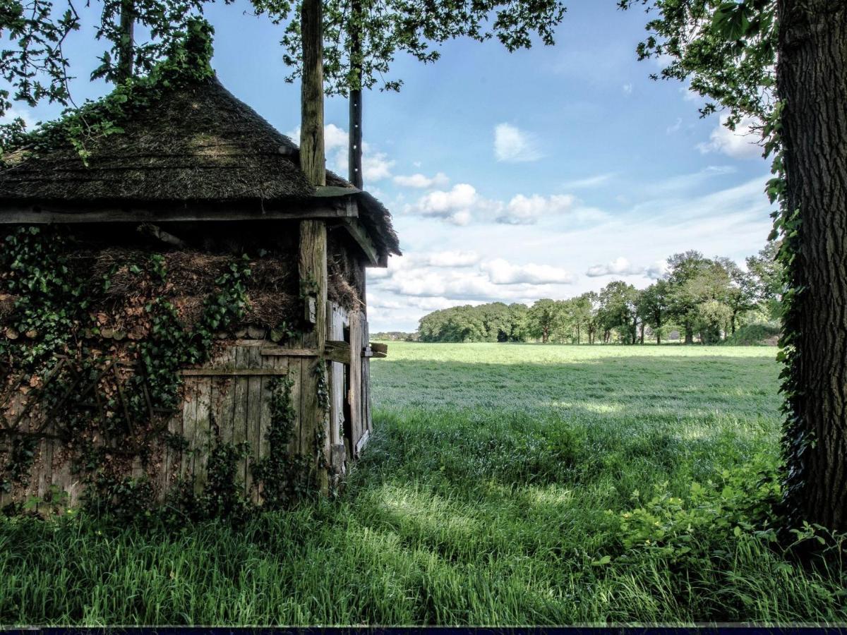 Staying In A Thatched Barn With Box Bed Beautiful View Region Achterhoek Geesteren  Exterior photo