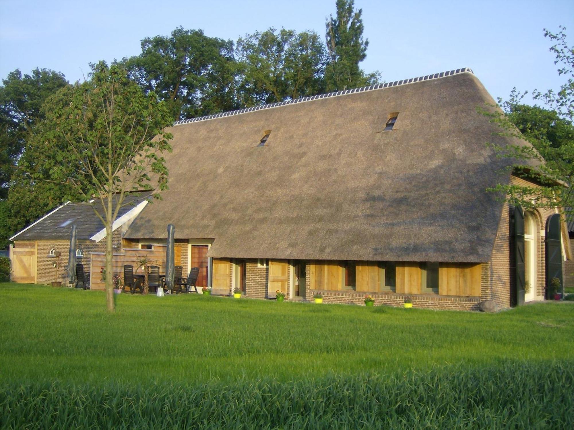 Staying In A Thatched Barn With Box Bed Beautiful View Region Achterhoek Geesteren  Exterior photo