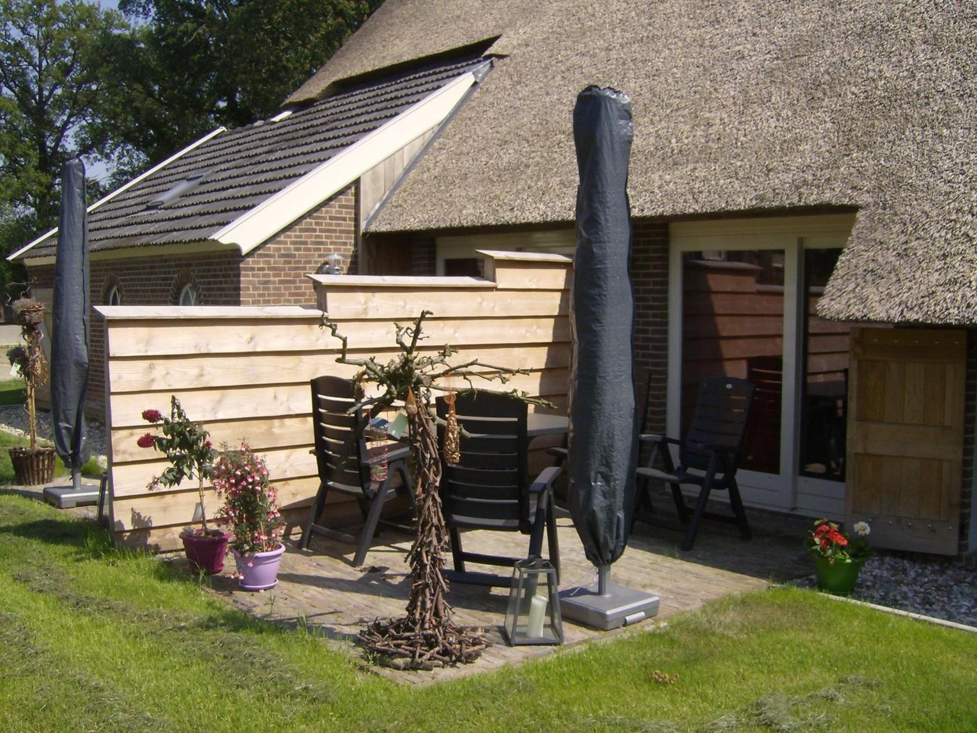 Staying In A Thatched Barn With Box Bed Beautiful View Region Achterhoek Geesteren  Exterior photo